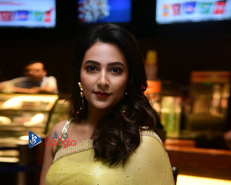 Gorgeous Subhashree Ganguly at Honeymoon premier