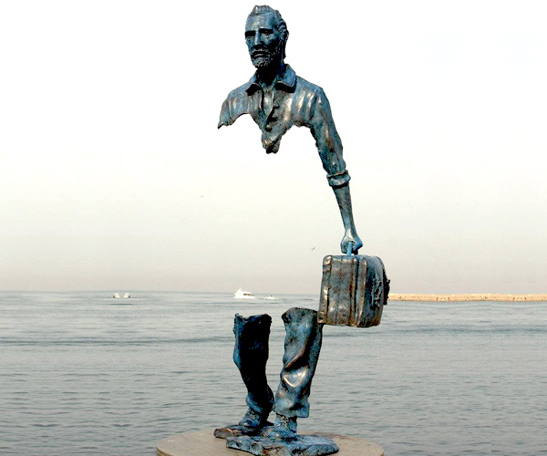 Les Voyageurs by Bruno Catalano