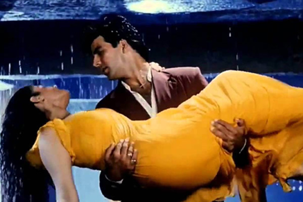 Raveena Tandon in Mohra