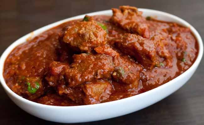 # Rogan Josh: An aromatic lamb dish that was introduced in India by the Mughals is a very healthy low fat dish that tastes amazing with rice or naan. # Rogan Josh: An aromatic lamb dish that was introduced in India by the Mughals is a very healthy low fat dish that tastes amazing with rice or naan.