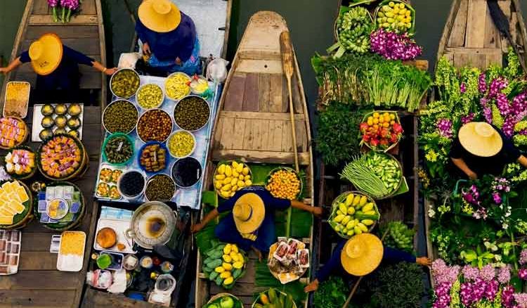 Floating Market: Hint of Thai in Kolkata city