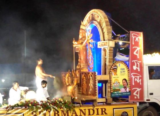 Award winning Durga idols paraded on Red Road