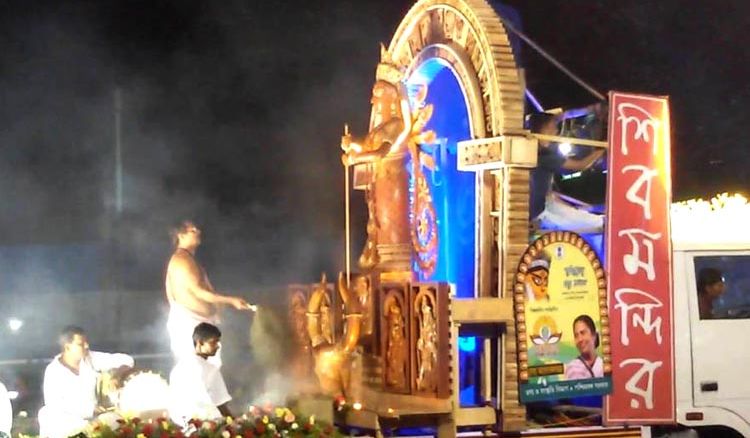 Award winning Durga idols paraded on Red Road