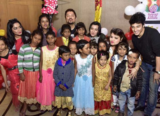 Arpita Chatterjee, Pallabi Chatterjee and Tota Roy Chowdhuy poises “Muskaan” that brings smile to the under-privileged kids