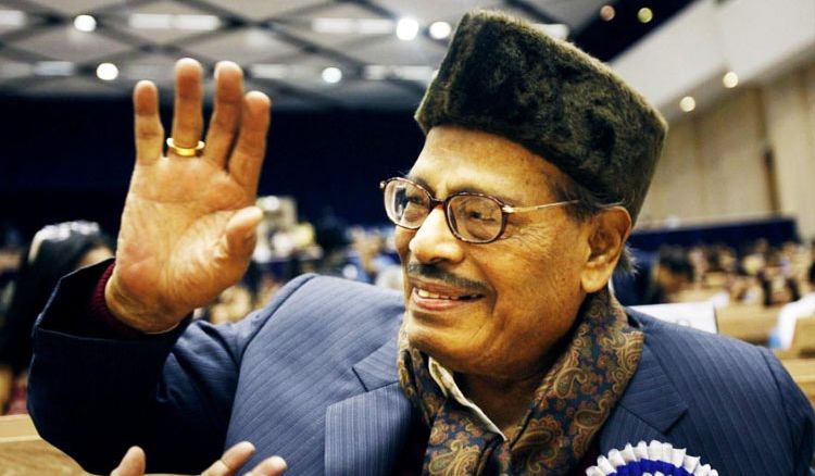 Obituary: Legendary singer Manna Dey passed away due to lung infection in Bangalore