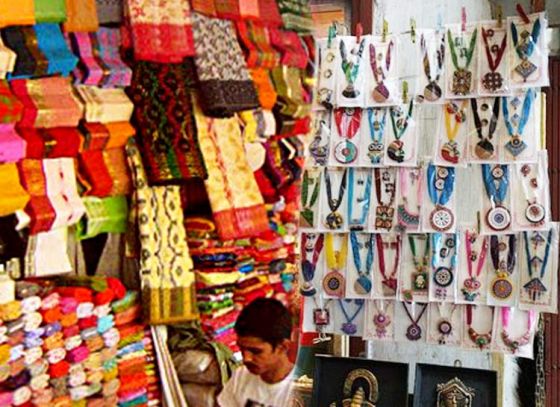 If you want to fill your shopping basket - come binge shopping at Gariahat market