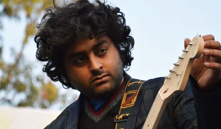 Debut director Arijit Singh is searching for Bengali dialogue writers