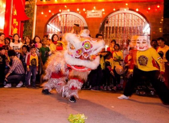 How did Kolkata-born Chinese celebrate New Year?