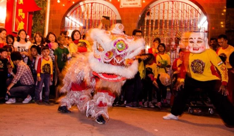 How did Kolkata-born Chinese celebrate New Year?