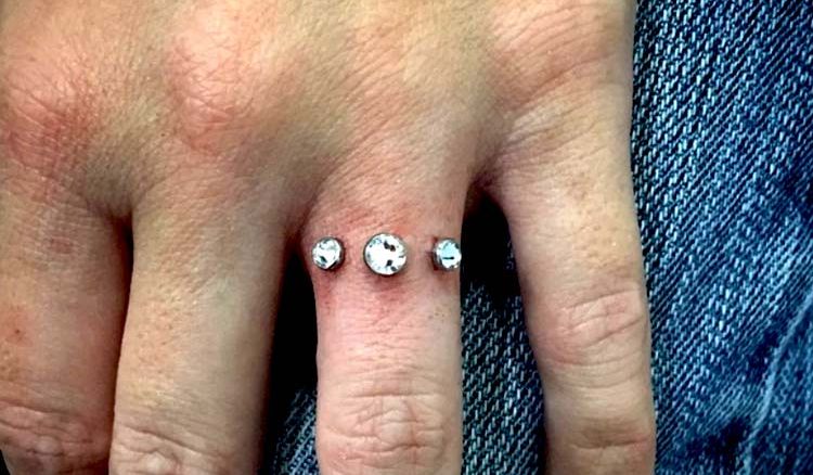 Engagement piercing..! The new way to display commitment