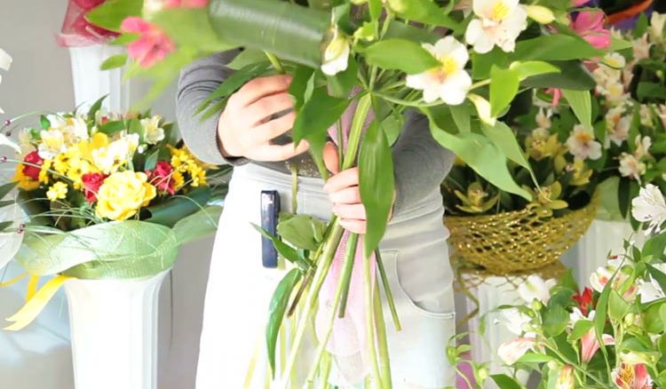 5 Ways to Keep Floral Arrangement Fresh