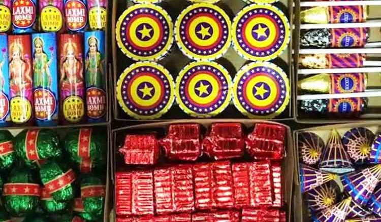 Cracker Industry in Kolkata handciapped