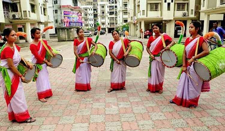 ‘Whistle Podu’ for the female dhakis!