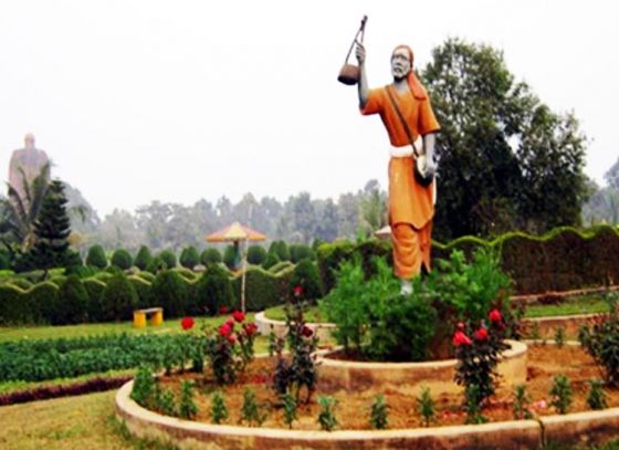 Picnic spot near the Bank of Ajay River: Deul Park