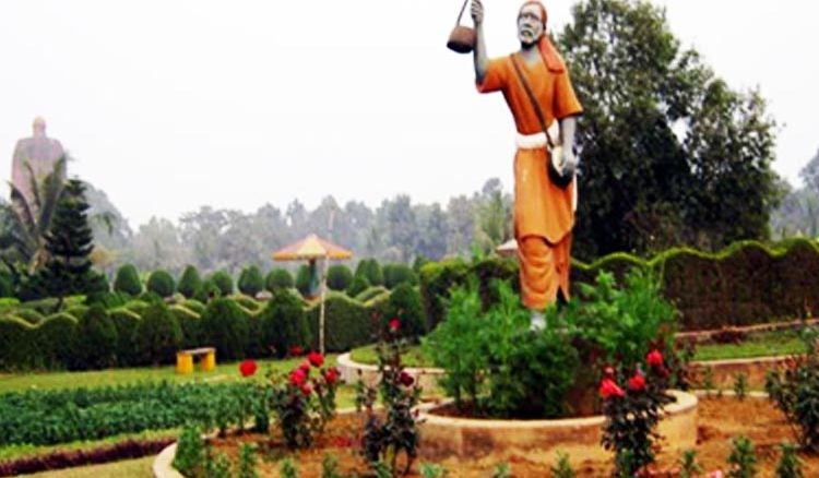 Picnic spot near the Bank of Ajay River: Deul Park