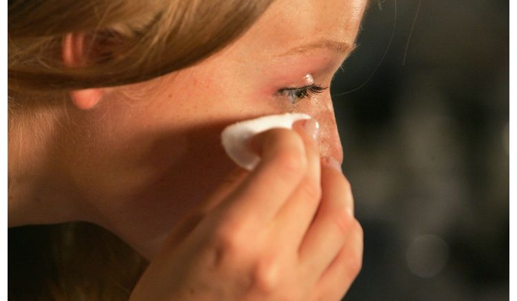 Natural makeup remover