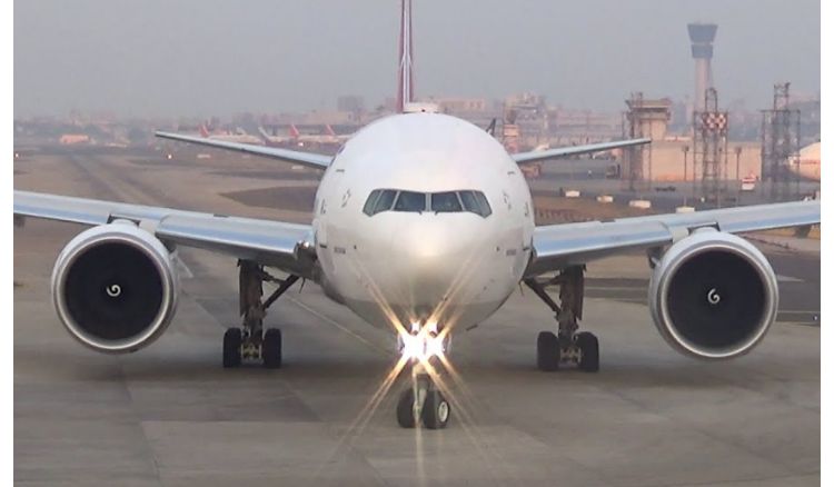 boy wants to be a pilot got opportunity to get flying lesson from airport