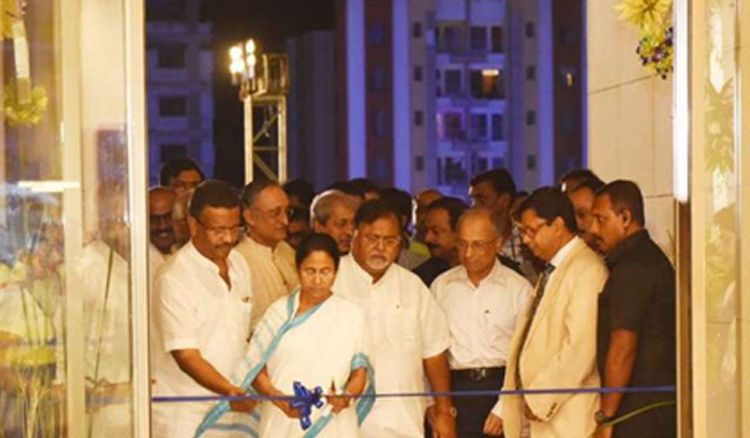 CM inaugurates convention centre in Digha