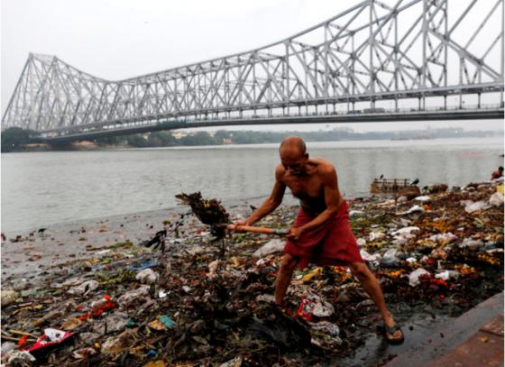 গঙ্গায় দূষিত জল ফেললে জরিমানা ৫ লক্ষ