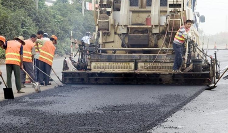 Road made of plastic in Guwahati