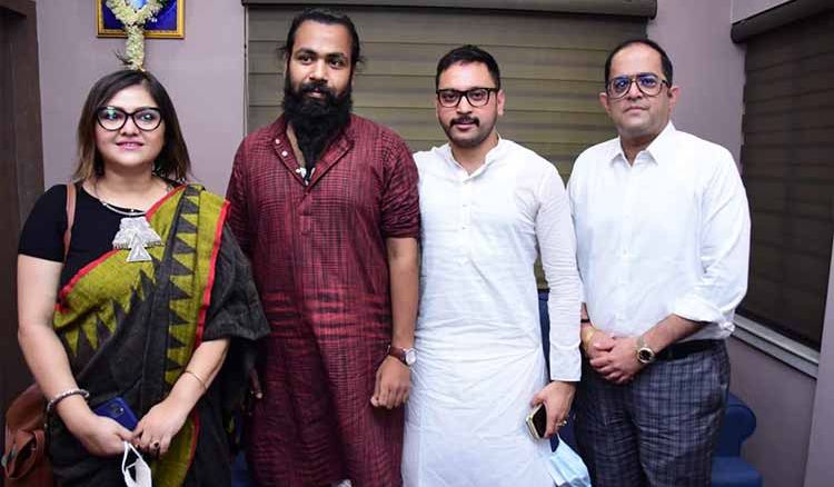 দুইয়ের সমন্বয়ে ত্রয়ীর সৃষ্টি