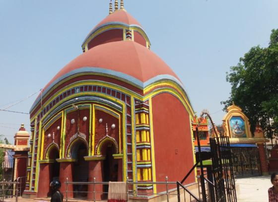 দেবী সিংহবাহিনীর মন্দির প্রথম তৈরি করেছিলেন এই রাজবাড়ির রাজা