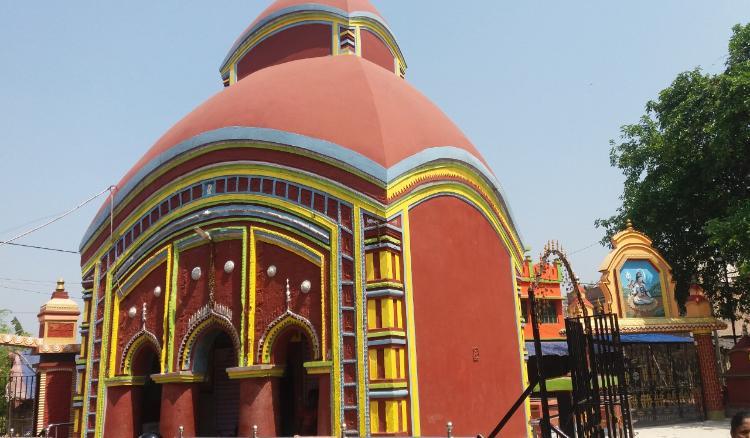 দেবী সিংহবাহিনীর মন্দির প্রথম তৈরি করেছিলেন এই রাজবাড়ির রাজা