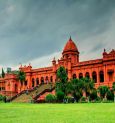 ঘূর্ণিঝড়, ভূমিকম্পের মতো প্রাকৃতিক দুর্যোগ সয়েছে এই ঐতিহ্যশালী প্রাসাদ