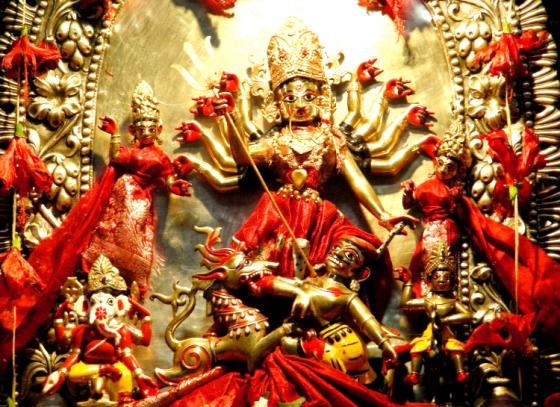 আটশো বছরের প্রাচীন ঢাকার ঢাকেশ্বরী আজও বিরাজমান উত্তর কলকাতার কুমোরটুলিতে