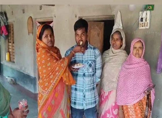 ডাক্তারির প্রবেশিকা পরীক্ষায় বিড়ি শ্রমিক মায়ের ছেলে সাবিরের নজরকাড়া সাফল্য