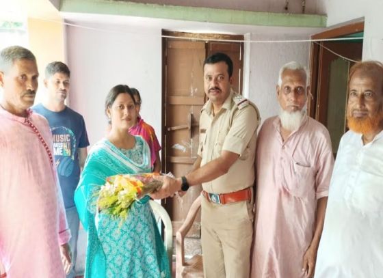 নিজের পড়াশোনার খরচ জোগাতে টিউশন পড়িয়ে WBCS-এ র‍্যাঙ্ক দৌলতাবাদের মেয়ে!