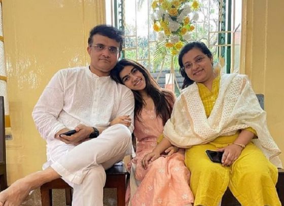 Sourav’s Daughter Sana Completed Graduation, Proud Parents Went To Attend The Convocation