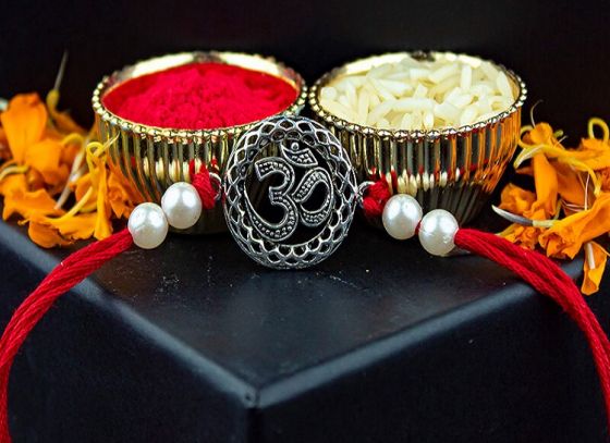 From Jeet To Shreya Ghoshal, Every Star Celebrated Raksha Bandhan With Their Siblings