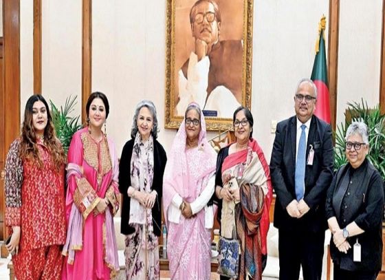 Sharmila Tagore Comes As A Special Guest In DIFF And Meets With Bangladesh Prime Minister
