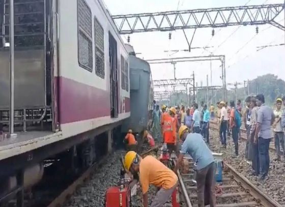 Empty Local Train Derails At Liluah Station, Disrupting Commuter Services