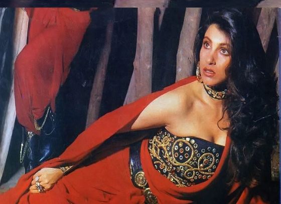 Happy Birthday Dimple Kapadia: ষোল বছর বয়সে রাজেশ খান্নাকে বিয়ে, ডিম্পলকে কেন ‘কামব্যাক কুইন’ বলে বলিউড