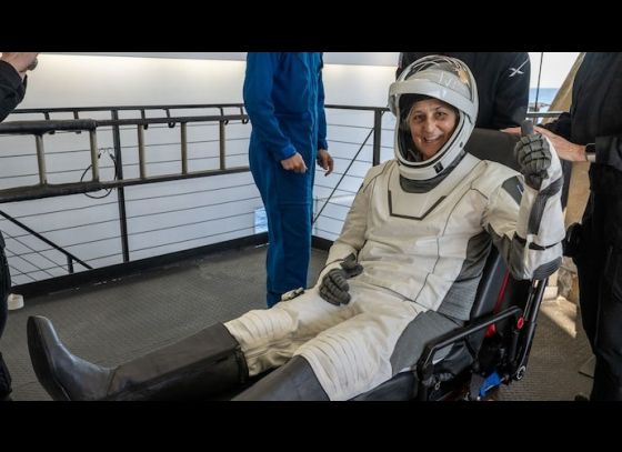 Sunita Williams Return: মহাকাশে ৯ মাস কাটিয়ে অবশেষে ঘরে ফিরলেন সুনীতা উইলিয়ামস এবং তাঁর সঙ্গী বুচ উইলমোর