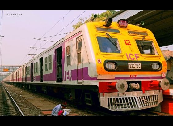 Local Train Update: ‘মাতৃভূমি লোকাল’ –এ পুরুষদের জন্য তিনটি কামরা বরাদ্দ করল শিয়ালদহ ডিভিশন