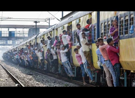 Train News: লোকাল ট্রেনে ভিড় কমাতে আসছে ১৬ বগির নতুন ট্রেন