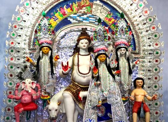 দুয়ারী দত্তের বনেদি বাড়ি ও বিলিতি ব্যবসার গল্প!