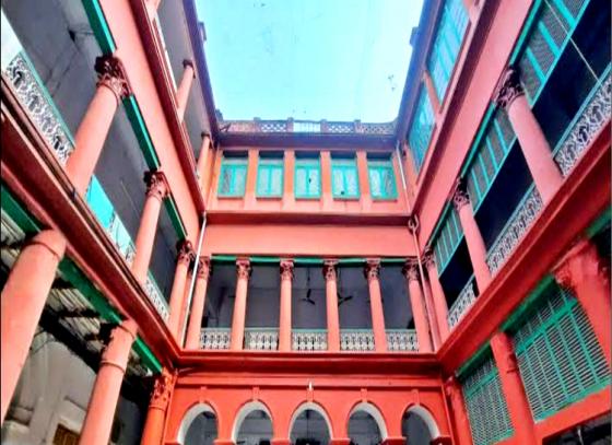 চোরবাগানের মিত্রবাড়ির ৩৩০ বছরের কালীপুজোয় এসেছিলেন লর্ড ক্লাইভ