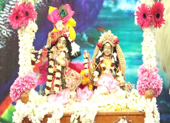 কেমন ছিল সেকালের কলকাতার বড় পার্বণ রাধাকৃষ্ণের প্রেমলীলার ঝুলন