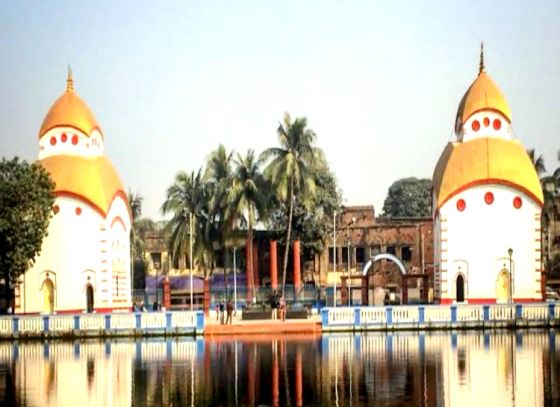 খিদিরপুর অঞ্চলের এই কৈলাসভূমিকে কেন্দ্র করে একসময় গড়ে উঠেছিল বহু দেবস্থান