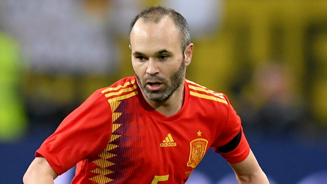 andres-iniesta-spain_1o5wfzt2cnppl1wag2f8pr4ker