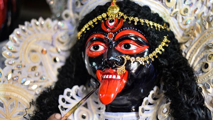 kali_puja_2021_mantra_chant_these_goddess_kali_mantra_while_worshiping_at_home-sixteen_nine