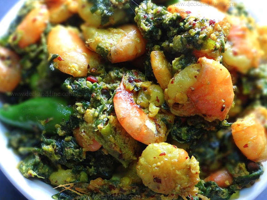 kochu shak diye chingri recipe