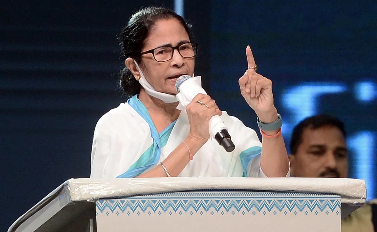 phuj67e_mamata-banerjee-ani_625x300_11_April_23_11zon