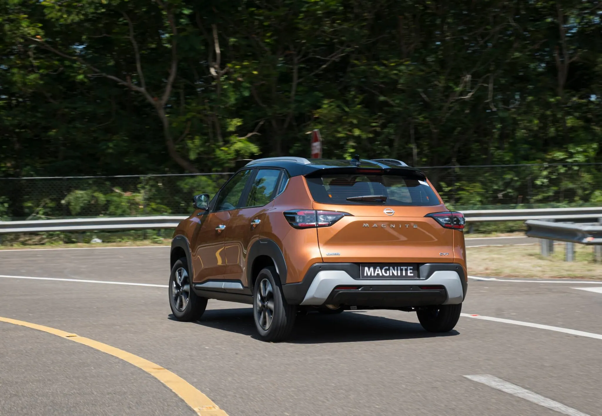 2024-Nissan-Magnite-3