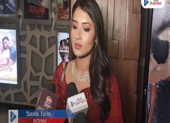 Tasnia Farin wins hearts with 'Aro Ek Prithibi'