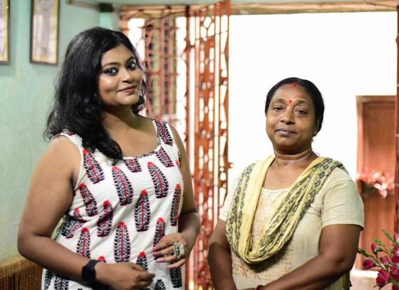 মানুষের অনুপ্রেরণা নিমতা-হাওড়া  রুটের মহিলা বাস ড্রাইভার প্রতিমা পোদ্দার